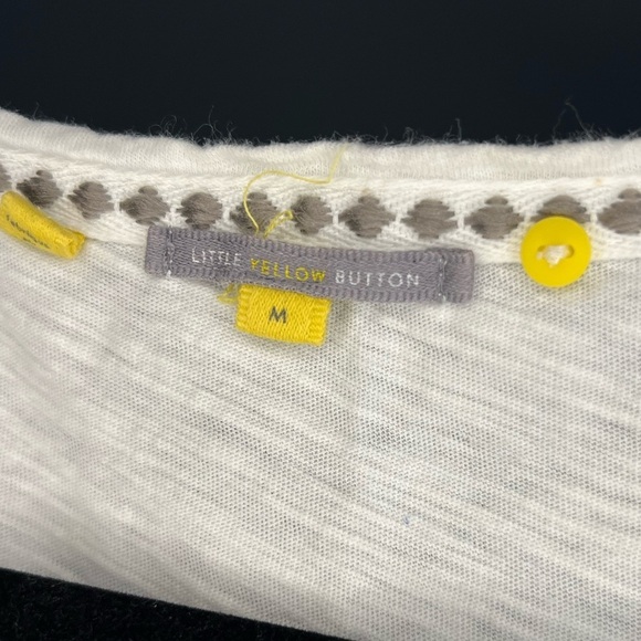Anthropologie Little Yellow Button Elysia Tee Medium - Picture 4 of 5